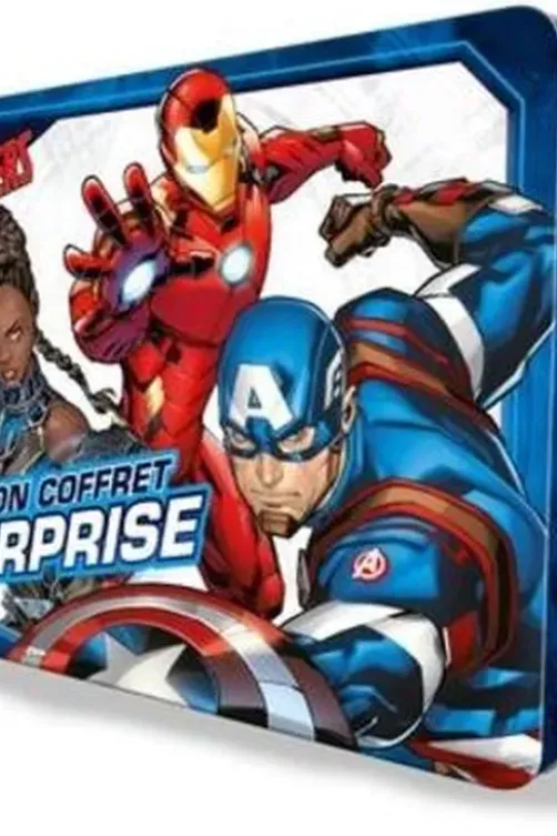 Mon coffret surprise Marvel Avengers. Avec 64 pages de jeux et coloriages, des autocollants, un masque, des pochoirs, des tatouages, 1 poster, 3 figurines et 6 crayons de couleur