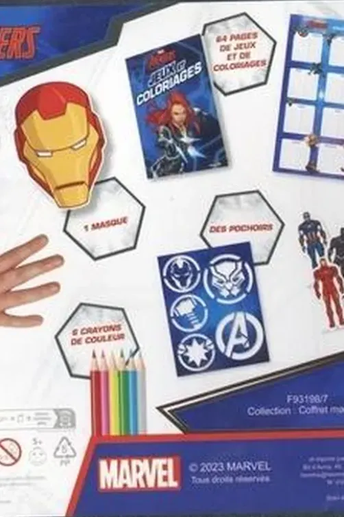 Mon coffret surprise Marvel Avengers. Avec 64 pages de jeux et coloriages, des autocollants, un masque, des pochoirs, des tatouages, 1 poster, 3 figurines et 6 crayons de couleur
